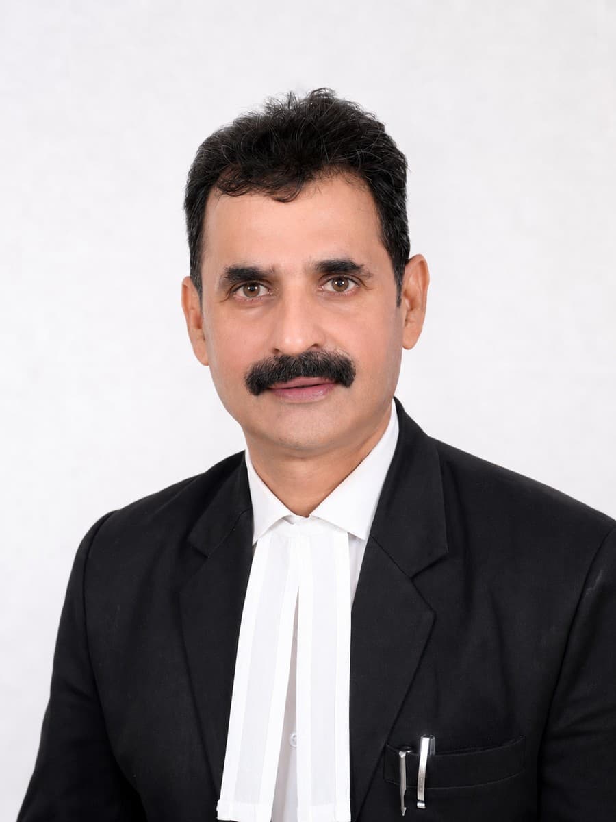 Adv. Devesh Kumar, Criminal Lawyer